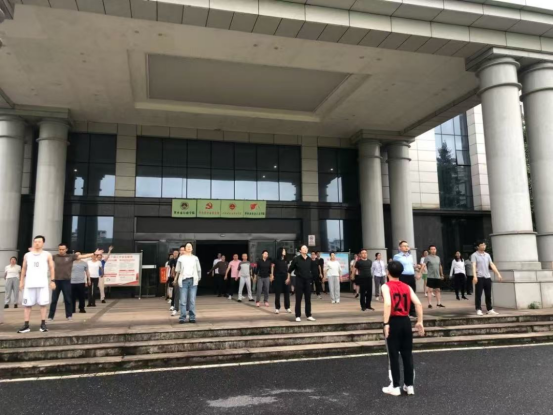 深学细悟砺初心 聚势谋远担使命874