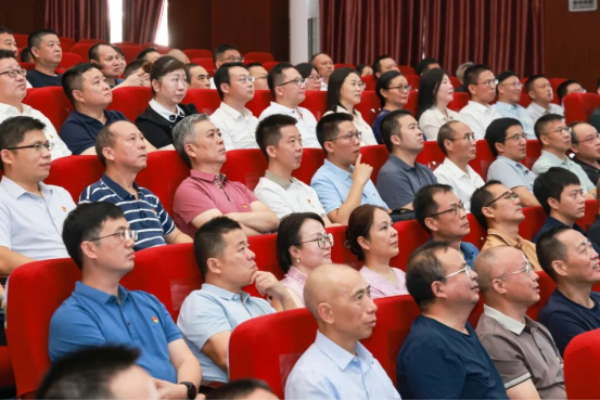 点亮思想灯塔 领航奋进征程688